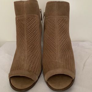 ESSEX LANE Opened Toe Booties